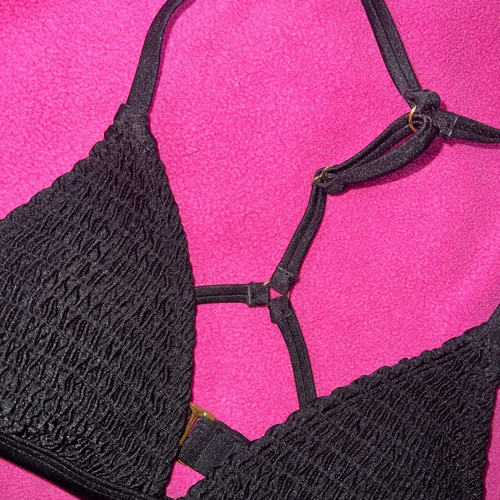Black bikini - Picture 4 of 4